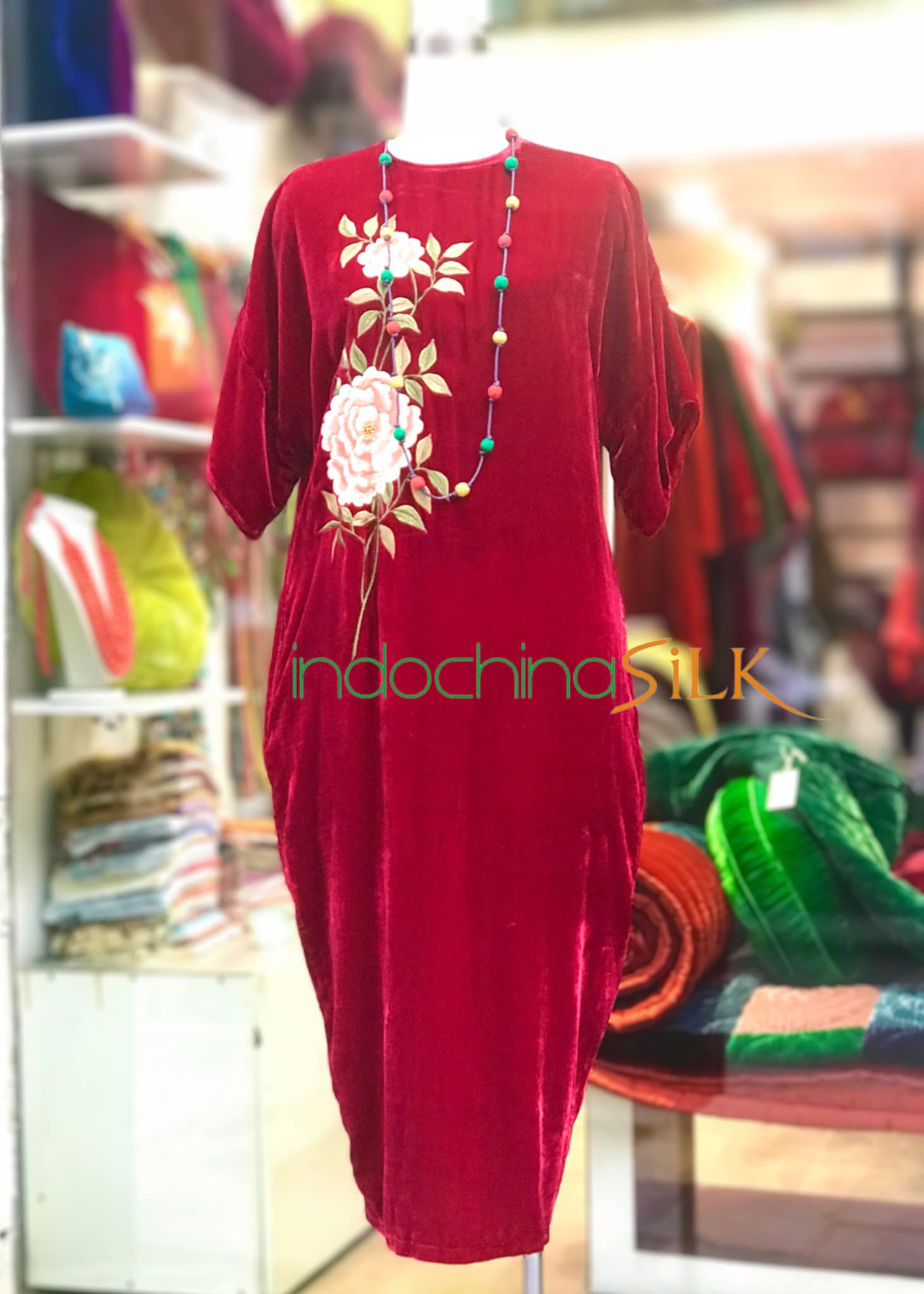 Váy nhung tay bồng đỏ - Thơ - Tiệm thêu tay truyền thống